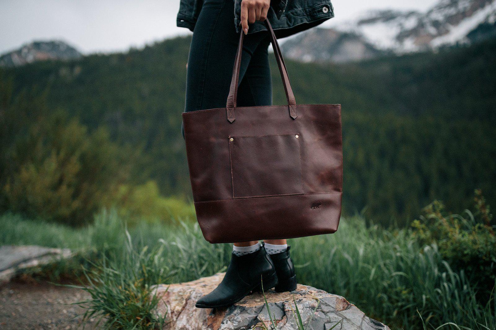 Juneau Leather Tote w/ Pocket